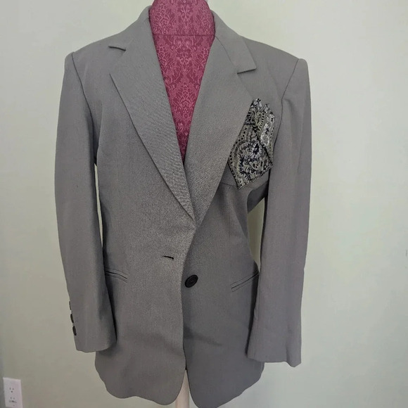 Escada SIngle Button Gray Skirt Suit, Blazer EU 36, Skirt EU 38, US 6 - Picture 2 of 11